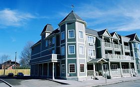 The Village Inn Of Lakefield